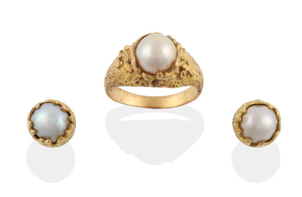 Lot 223 - ^ An 18 Carat Gold Cultured Pearl Ring and Earring Suite, by Charles de Temple, the ring with a...