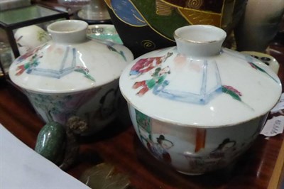 Lot 6 - Tray of assorted Chinese and Oriental ceramics including a pair of 19th century tea bowls
