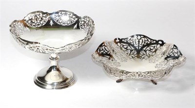 Lot 31 - A pierced silver comport, Walker & Hall, Sheffield 1922; and a pierced silver bowl, Douglas Heeley