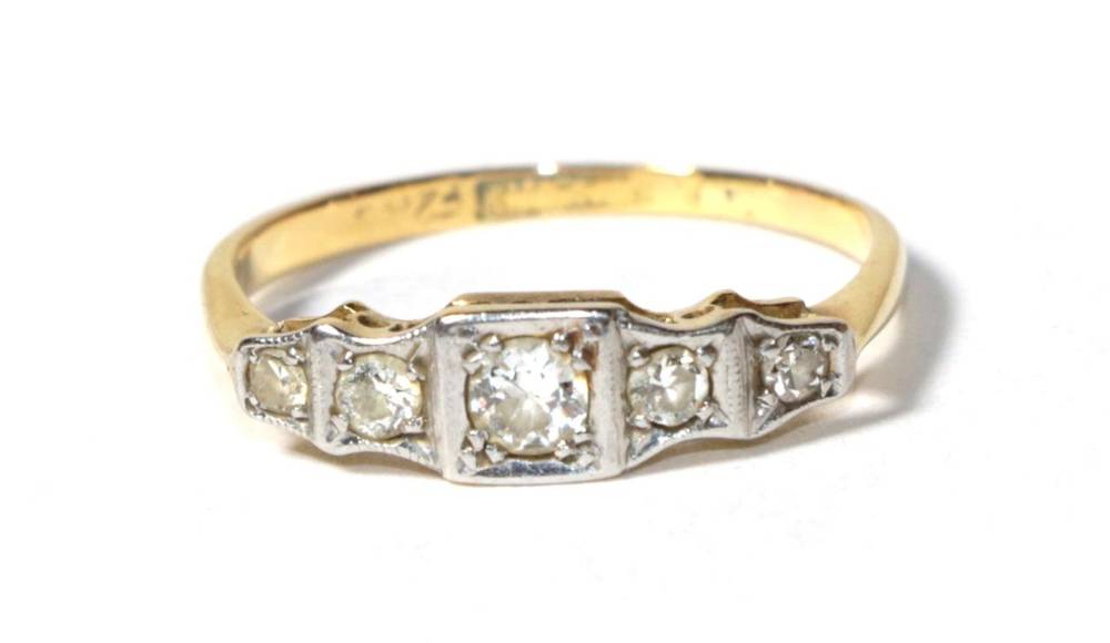 Lot 195 - A five stone diamond ring, stamped '18 PLAT', finger size L1/2