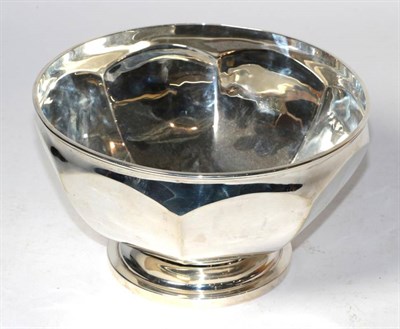 Lot 291 - A silver bowl, George Howson, Sheffield 1921, with panelled sides, 20.5cm diameter, 15ozt