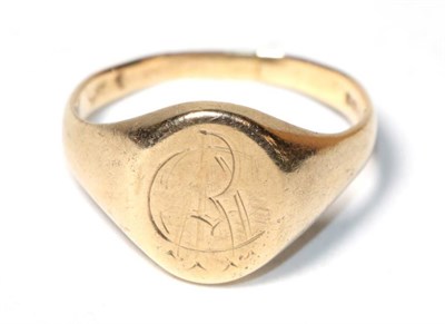 Lot 352 - A 9 carat gold signet ring (band cut)