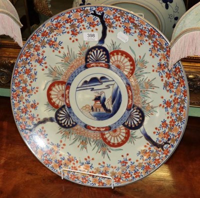 Lot 398 - A Japanese Imari porcelain charger