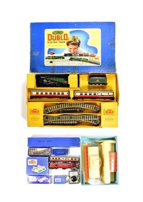 Lot 147 - Hornby Dublo Silver King Passenger Set (E, locomotive has replacement nameplate which has also been