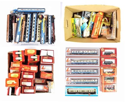 Lot 164 - Triang/Hornby, GMR And Others A Collection Of Approximately 31 Coaches And Wagons (all boxed)...