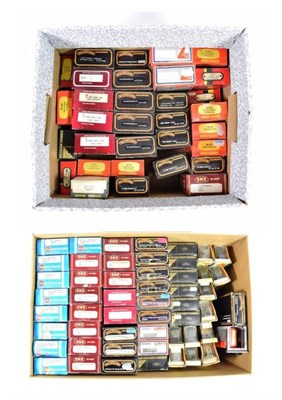 Lot 177 - Airfix, GMR Mainline, Farish And Others A Collection Of Assorted Coaches And Wagons (generally...