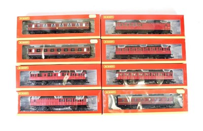 Lot 212 - Hornby (China) OO Gauge Coaches BR Gresley Suburban 2xR4520 3rd, 2xR4522 brake/3rd and 4521...