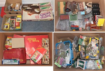 Lot 263 - Various Manufacturers OO Gauge A Collection Of Assorted Accessories And Loose Items (qty)
