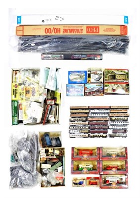 Lot 264 - Various Manufacturers OO Gauge A Collection Of Assorted Plastic Coaches approx.26, together...