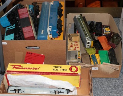 Lot 297 - Assorted O Gauge including Lima 2xD6506 diesel locomotives (one boxed) and FS Bo-Bo pantograph...