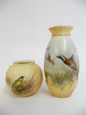 Lot 87 - A Graingers & Co Worcester Porcelain Ovoid Vase, circa 1900, painted with ducks taking flight...