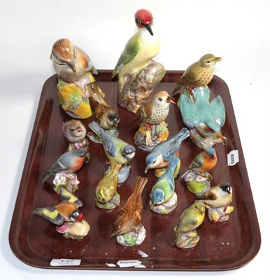 Lot 137 - A collection of seventeen Royal Worcester bone china birds, gloss finish (17)