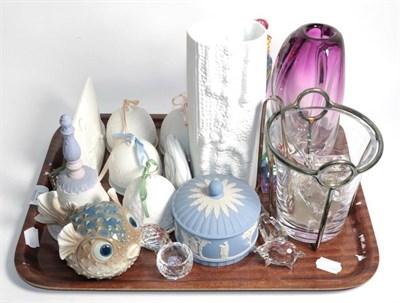 Lot 143 - A group of Lladro, Swarovski, Royal Doulton figure etc