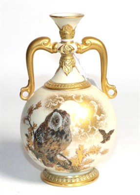 Lot 279 - An early 20th century Royal Worcester twin handled vase, possibly Charles Baldwyn, decorated...