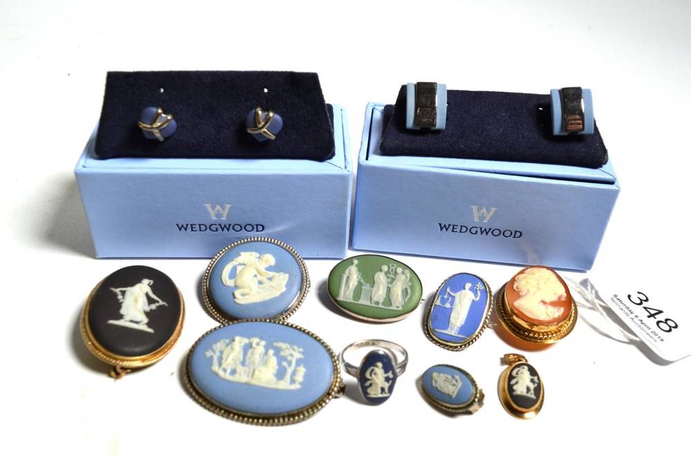 Lot 348 - A 9 carat gold mounted Wedgwood Jasperware brooch; several other Wedgwood jewellery items; together