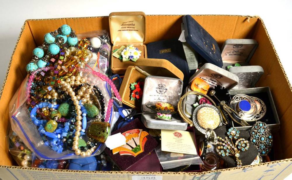 Lot 358 - A collection of costume jewellery including jet, turquoise, agate, Murano, Clarice Cliff etc