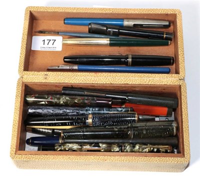 Lot 177 - A collection of fountain pens including Parker and Waterman, some with nibs stamped '14K'