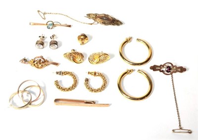 Lot 287 - A group of assorted 9 carat gold jewellery including a tie clip; three colour gold Russian band...