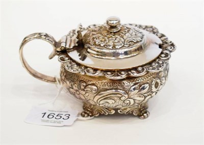 Lot 1653 - A George IV Provincial Silver Mustard Pot, Barber, Cattle & North, York 1825, circular, with...