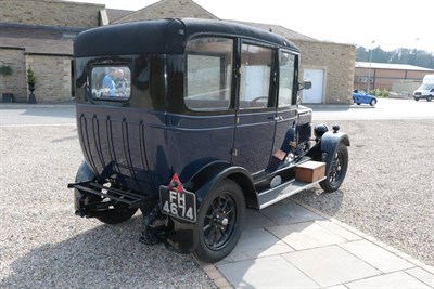 Lot 278 - Morris Oxford Flatnose. 'Judges car' Registration Number: FH 4674 First Registered: 10-01-1927...