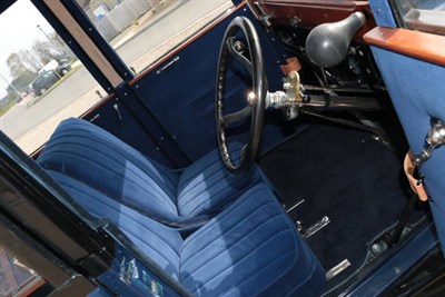 Lot 278 - Morris Oxford Flatnose. 'Judges car' Registration Number: FH 4674 First Registered: 10-01-1927...