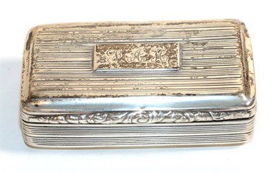 Lot 68 - A Georgian silver rectangular snuff box, with reeded decoration, Birmingham 1828