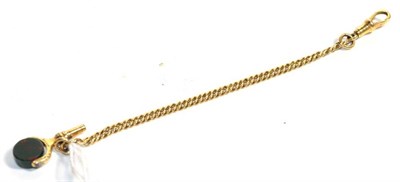 Lot 102 - A yellow metal curb link chain with attached pocket watch key/bloodstone swivel fob