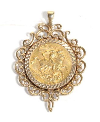 Lot 105 - A 1931 gold sovereign, loose mounted in a 9 carat gold pendant mount