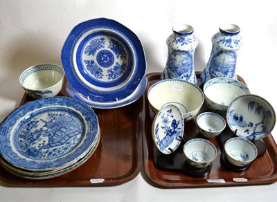 Lot 338 - A selection of 18th century and later blue and white ceramics including two pearlware bowls; an...