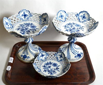 Lot 341 - A pair of Meissen blue and white onion pattern pedestal dishes; and a matching bowl (3)