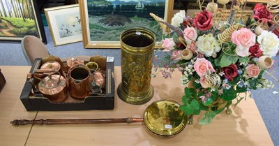 Lot 1153 - Assorted copper and brass to include a kettle, pots etc