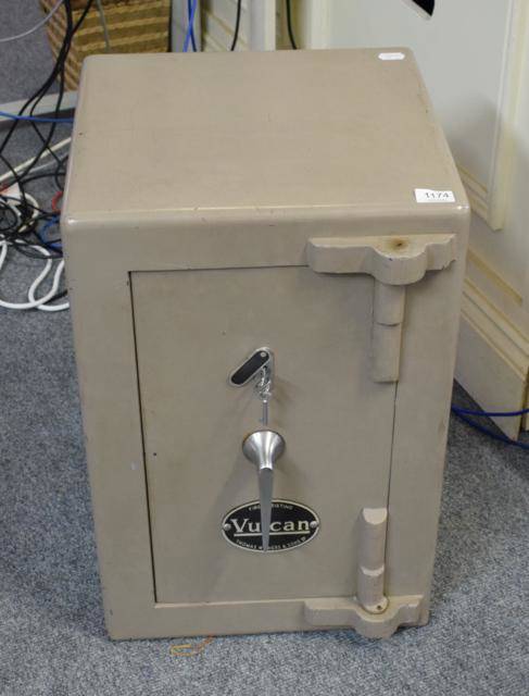 Lot 1174 - A Thomas Withers & Sons Limited, West Bromwich ''VULCAN'' safe (with keys)