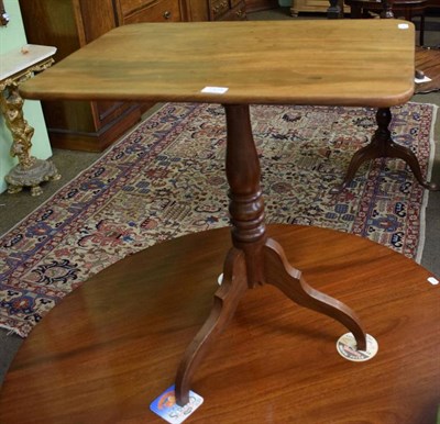 Lot 1425 - A mahogany tilt top tripod table