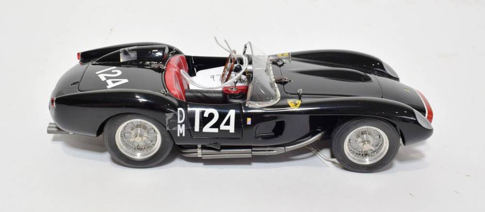 Lot 47 - CMC Ferrari 250 Testa Rossa (1957) 1:18 scale model, Pontoon Fender (E box G)