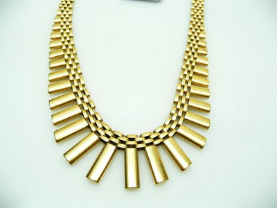 Lot 517 - An 18 Carat Gold Fringe Necklace, of brick links, with a graduated spaced fringe to the front,...