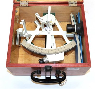 Lot 3125 - Freiberger Prazisions Mechanik (GDR) Sextant (cased) together with a pair of Dividers (2)