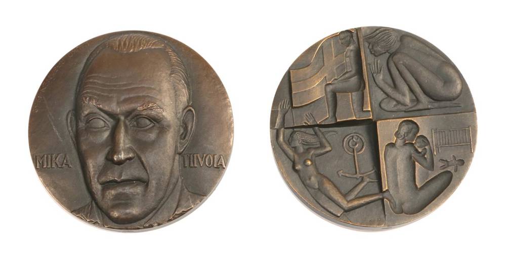 Lot 100 - Kauko Rasanen (Finnish) Bronze two part commemorative medallion dated 1982, cased