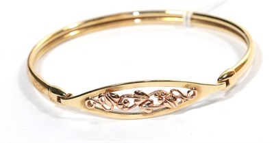 Lot 292 - A 9 carat gold bangle, inner diameter 6.5cm