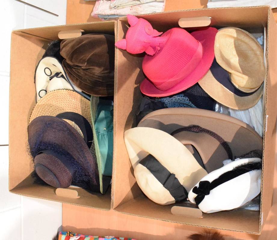 Lot 1010 - Assorted circa 1920s and later hats including Neodaim Paris, Alice Perros Guirec felt hat,...