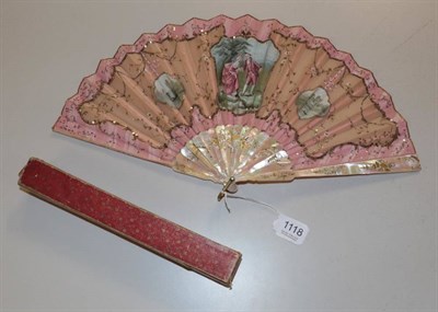 Lot 1118 - An early 20th century fan, the monture of pale pink mother-of-pearl, silvered and gilded and carved