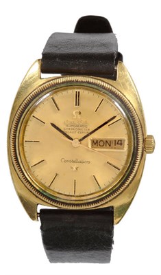 Lot 617 - An 18ct. Gold Automatic Calendar Centre Seconds Wristwatch, signed Omega, Model: Constellation,...