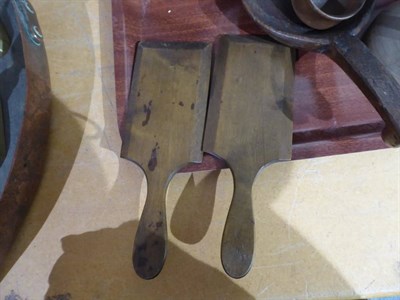 Lot 1291 - A group of 18th century and later treen including turned bowls and ladles, shortbread and...