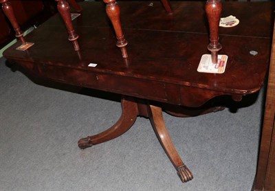 Lot 1482 - A Victorian centre table