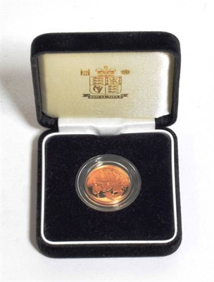 Lot 42 - Elizabeth II (1952-), gold proof Sovereign, 2005, in Royal Mint box and case of issue with...