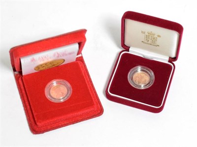 Lot 46 - Elizabeth II (1952-), gold proof Half Sovereigns (2), 1980, (S.SB1) and 2004, (S.SB4), in Royal...