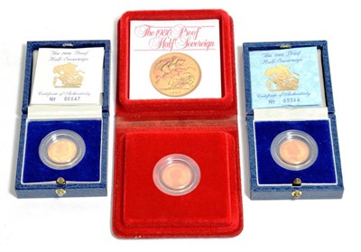 Lot 146 - Elizabeth II (1952-), Proof Half Sovereigns (3), 1980, 1986 and 1988, in Royal Mint cases of...