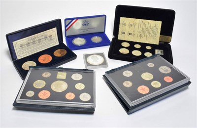 Lot 183 - Miscellaneous lot comprising: Royal Mint proof sets, 1995 and 1999; with certs, Isle of Man...