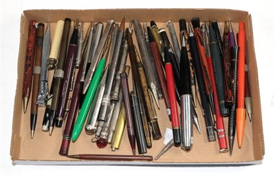 Lot 271 - A collection of 19th/20th century propelling pencils, various dates and makers, and silver examples