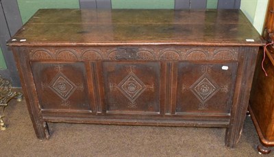Lot 1266 - A 17th/18th century lunette carved oak coffer