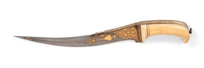 Lot 309 - A Good 18th Century Indo-Persian Pesh Kabz, the 28cm T-section curved steel blade double edged...